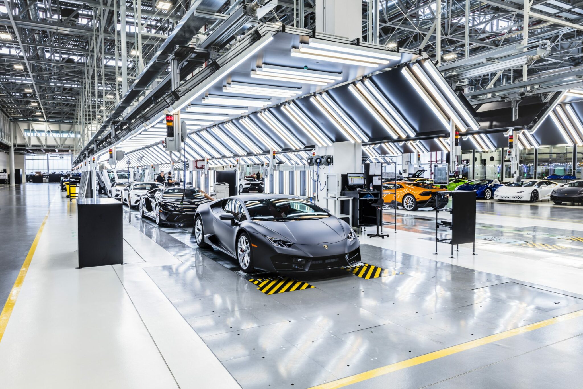 How 5 Major Automotive Manufacturers Drive Success With Additive Manufacturing